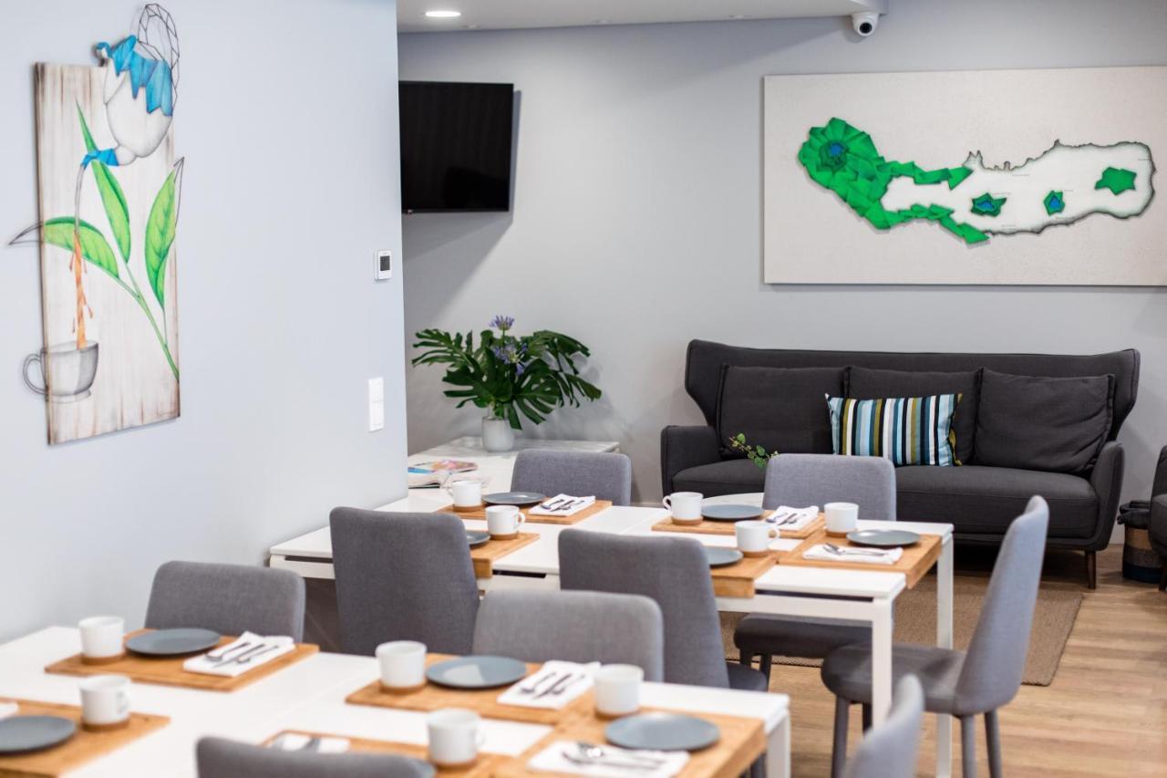 Ilha Hostel & Suites Понта Делгада Екстериор снимка