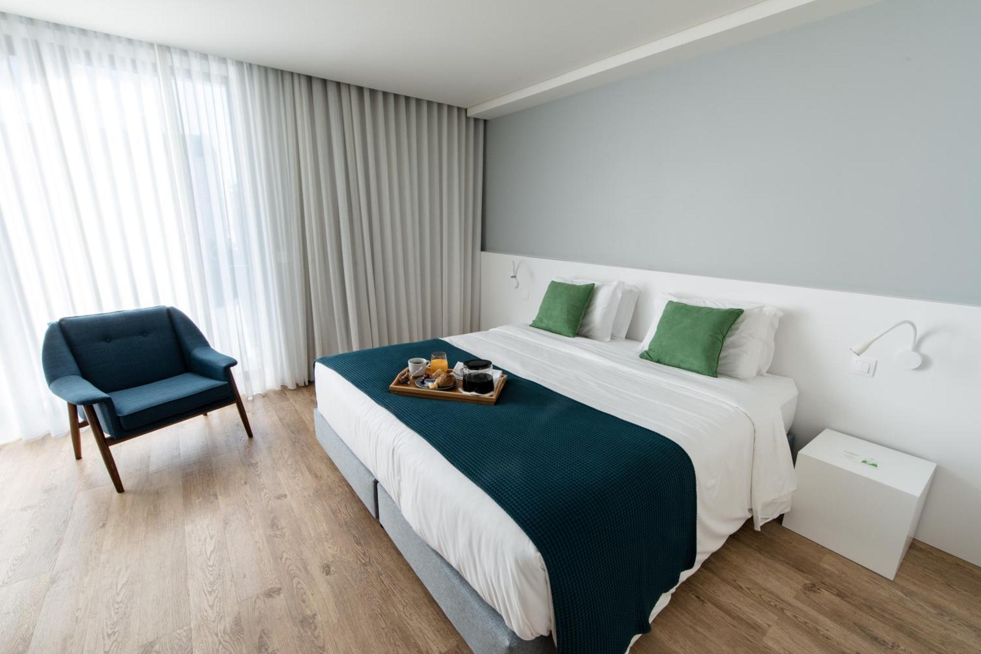 Ilha Hostel & Suites Понта Делгада Екстериор снимка